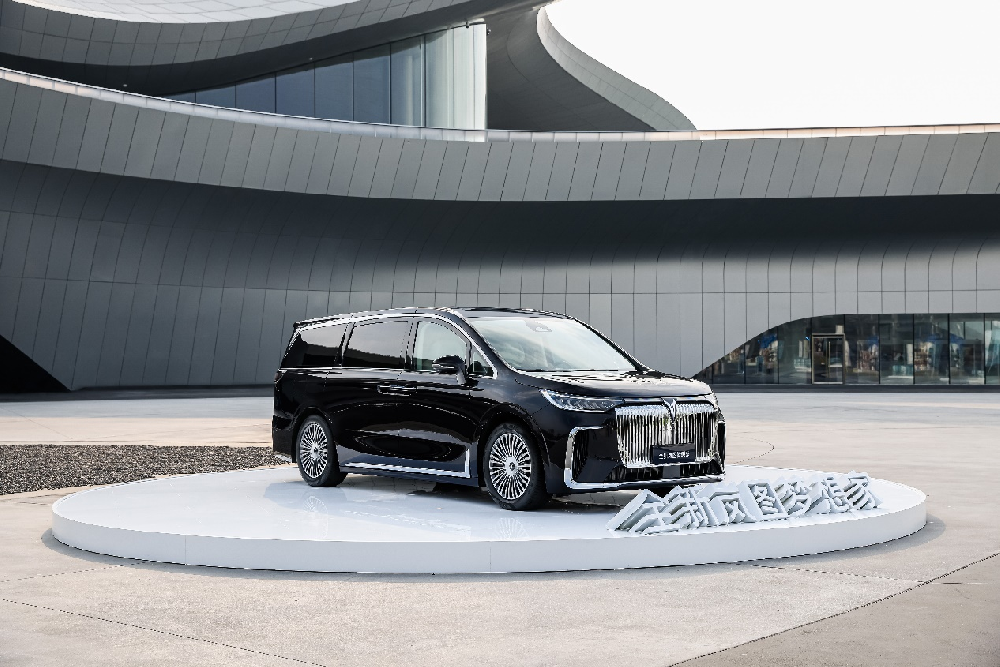 2025媒体管家:卢放:MPV市场有很大潜力 岚图一定会留在“牌桌”上